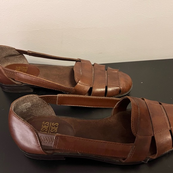 SOLD Brown leather sandals - Picture 1 of 2